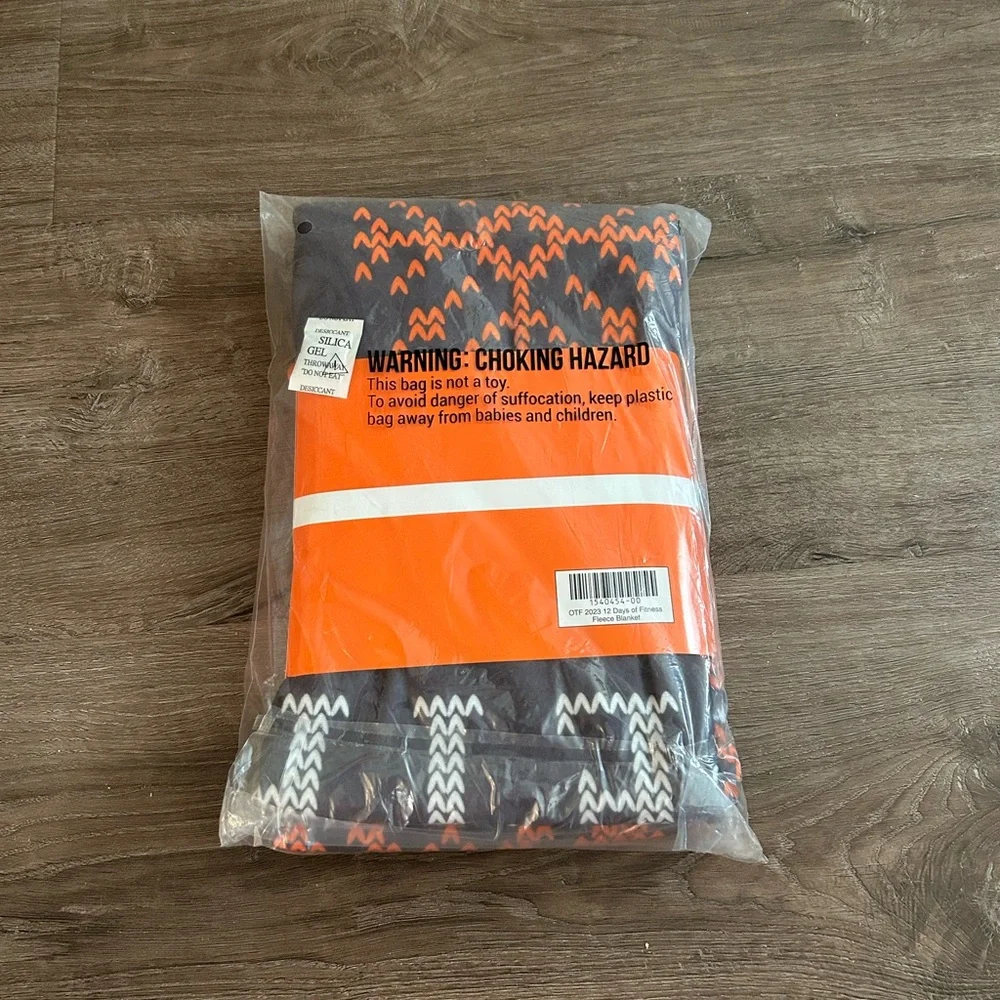 NWT Orangetheory Orange and Gray Fleece Blanket size 50 x 58